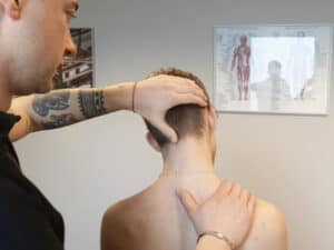 Behandlung am Nacken